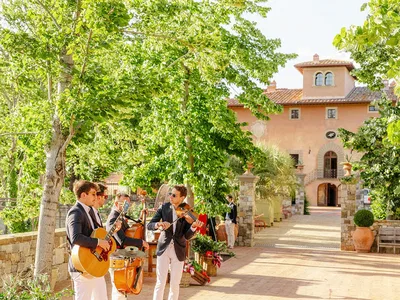 Vignamaggio Entrance With Musicians