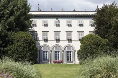 Fronte Villa