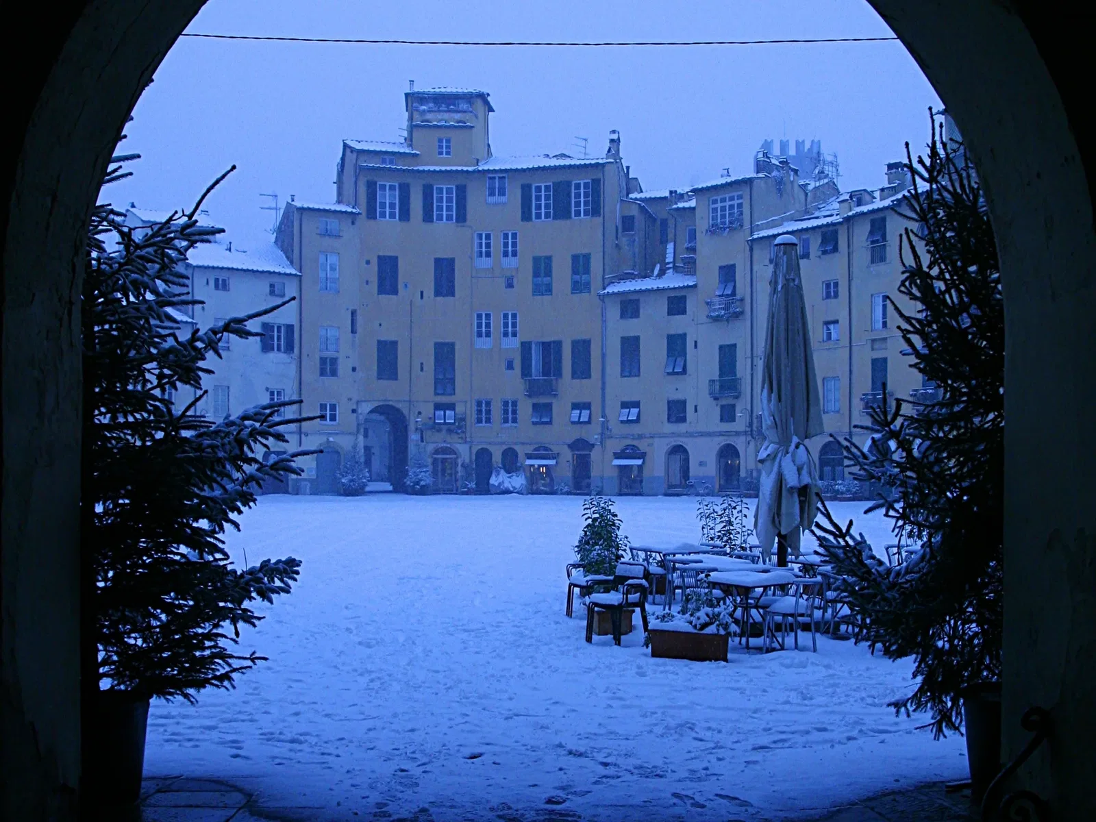Lucca Snowy Anfiteatro