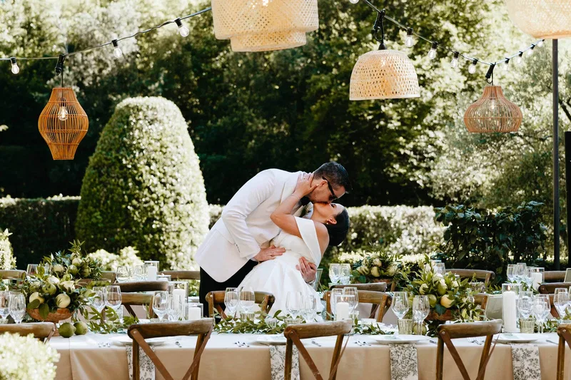 Kiss And Table