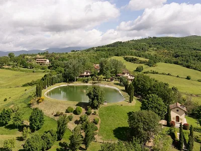 Borgo Corsignano Lake House
