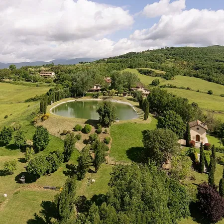 Borgo Corsignano Lake House
