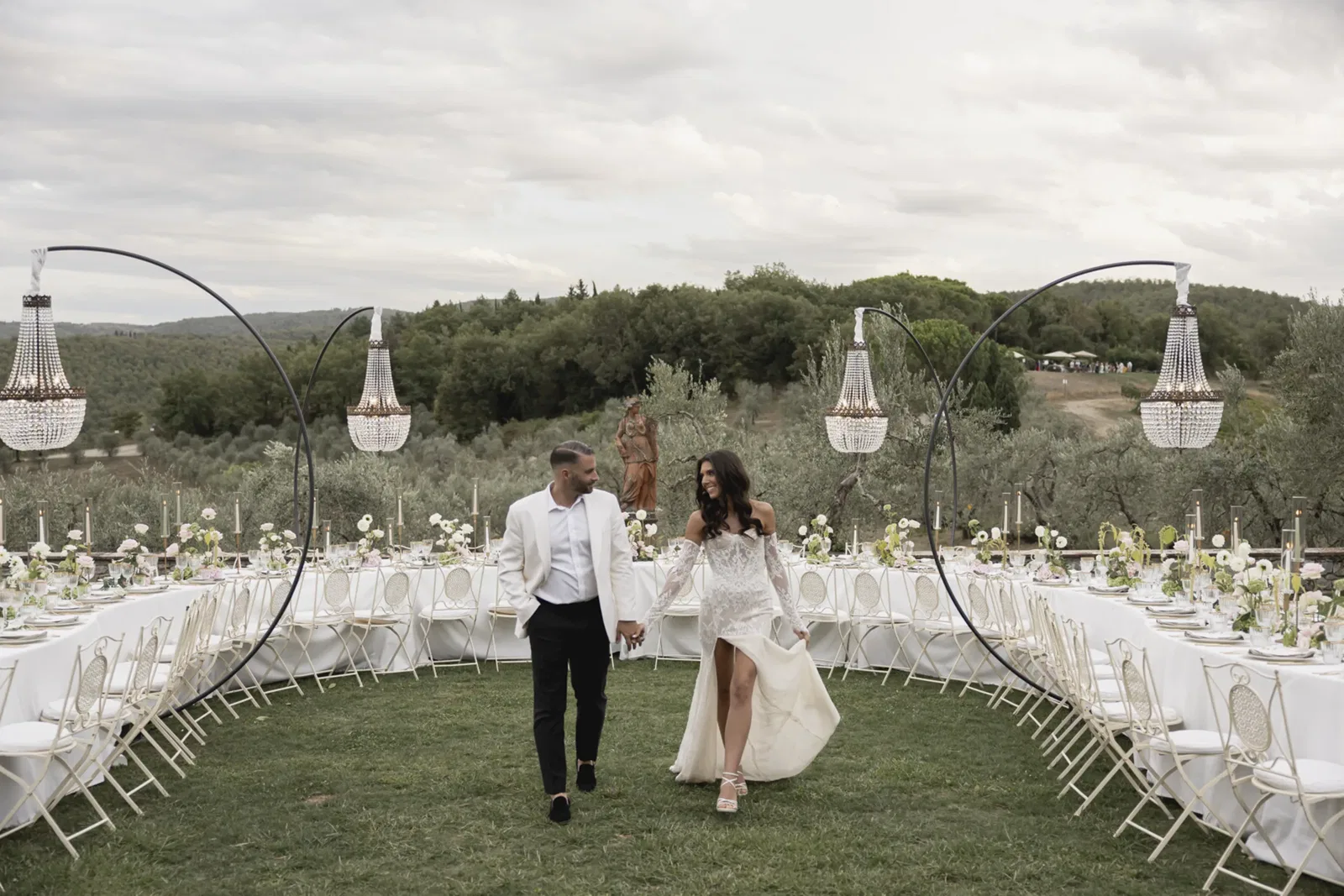 Le Filigare Couple By The Dinner Table