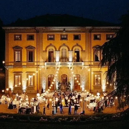 Tenuta di Monaciano Facade At Night