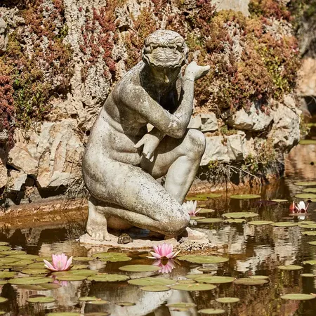 Tenuta di Monaciano Pond Statue