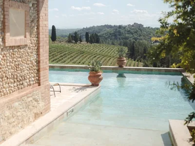 Tenuta di Monaciano Pool