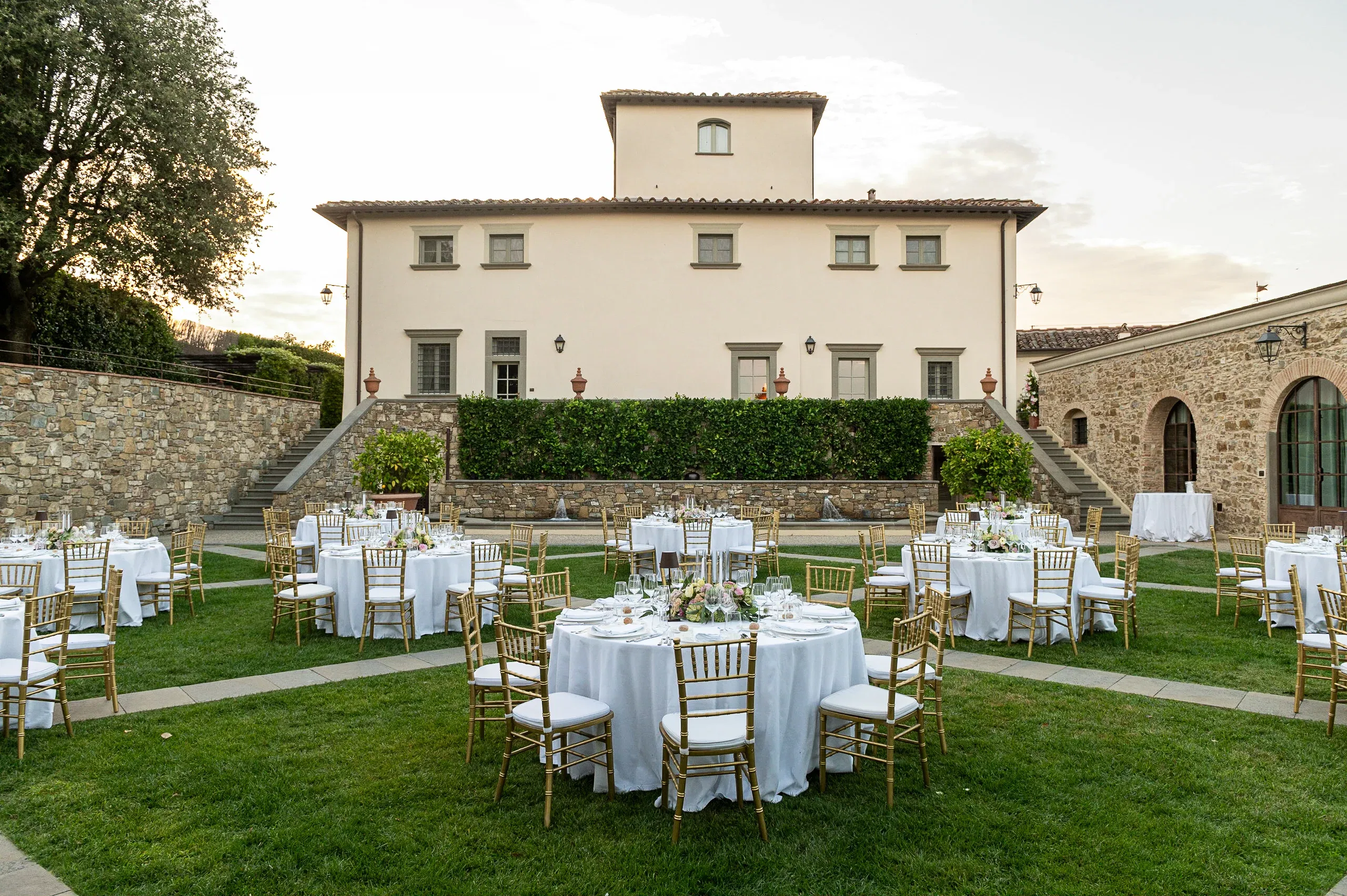 The Painter S Retreat Dinner Setup