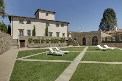 The Painter S Retreat Facade