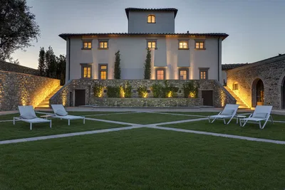 The Painter S Retreat Night Facade Villa