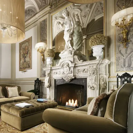 Villa Cora White Room