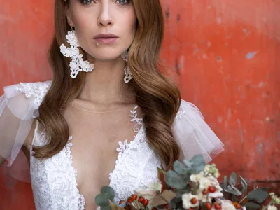 Villa Medicea di Lilliano Bride And Bouquet