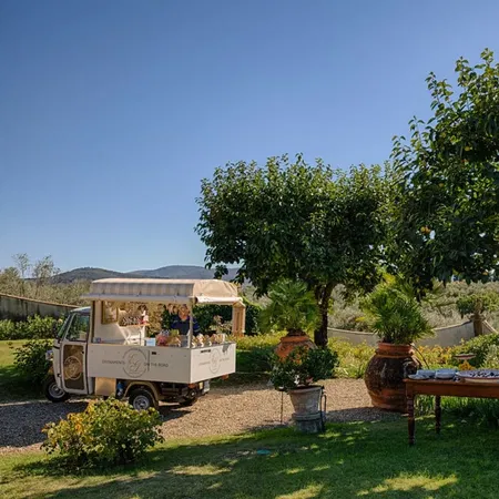 Villa Medicea di Lilliano Gelato Ape