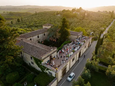 Villa Medicea di Lilliano Hillside Aperitivo