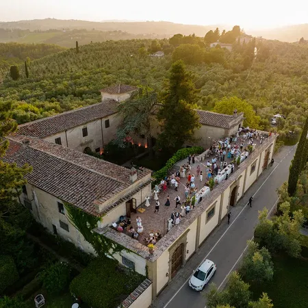 Villa Medicea di Lilliano Hillside Aperitivo