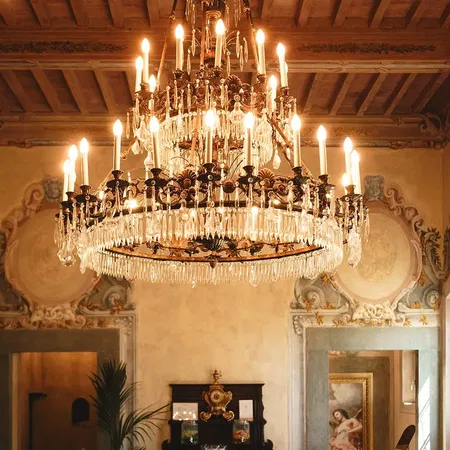 Villa Petriolo Chandelier