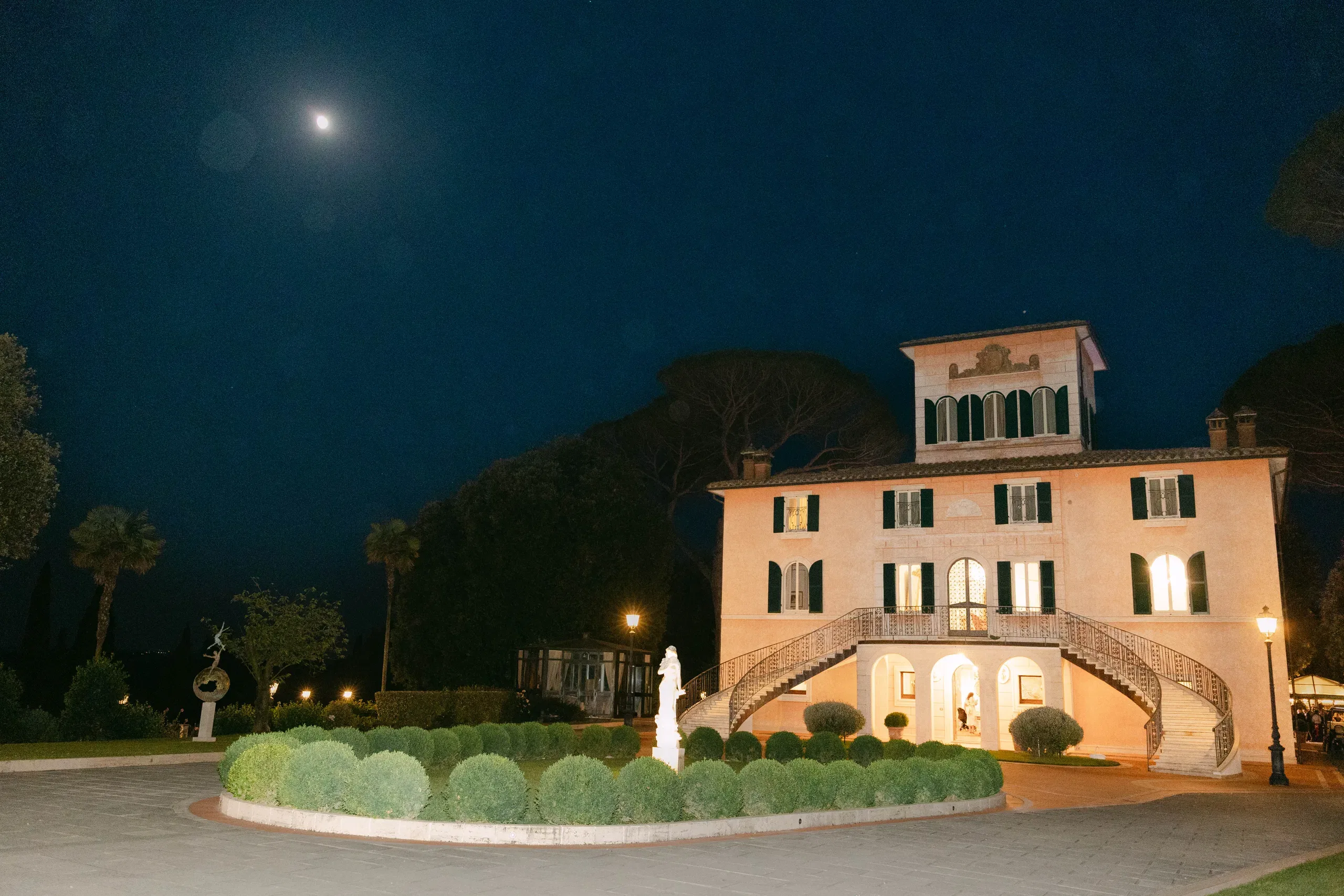 Villa Valentini Bonaparte Villa Facade At Night